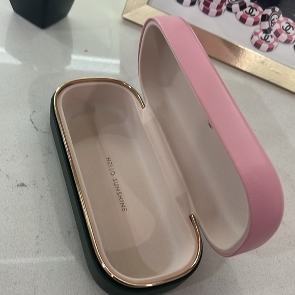Kate spade sunglasses case - like new . Pink and green with gold trim - Picture 10 of 10
